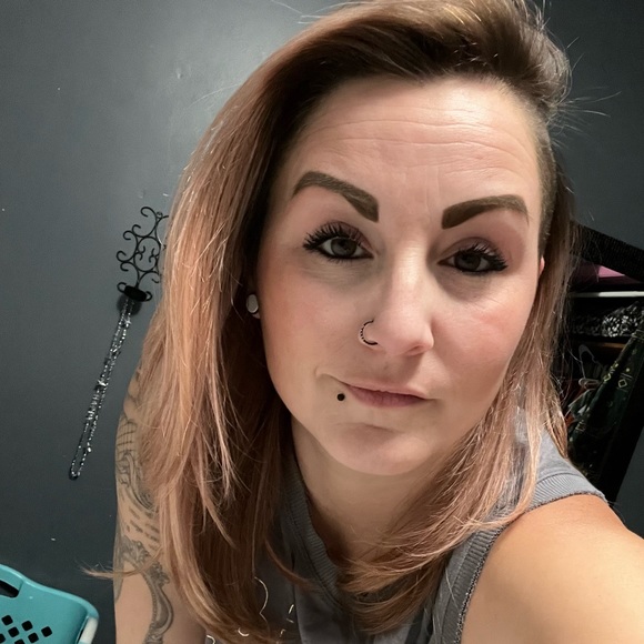 Meet your Posher, Shanda - Picture 1 of 1